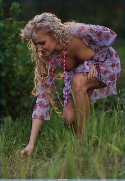 Пьяная и развратная блондинка (15фото)