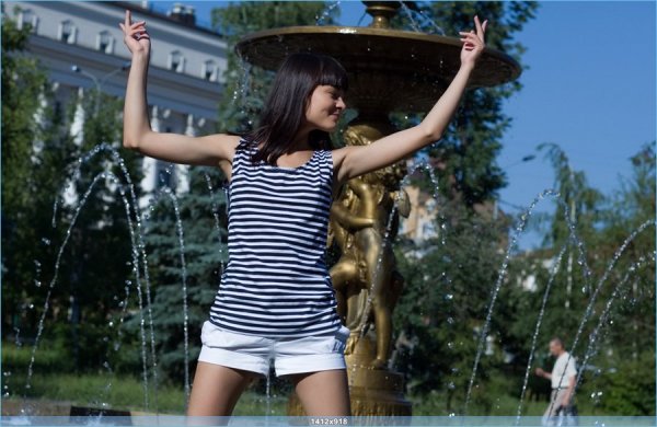 Трахается с вещами (20 фото)