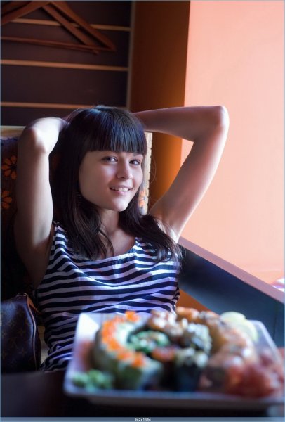 Трахается с вещами (20 фото)