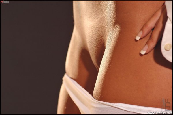 Знойная дама в трусиках