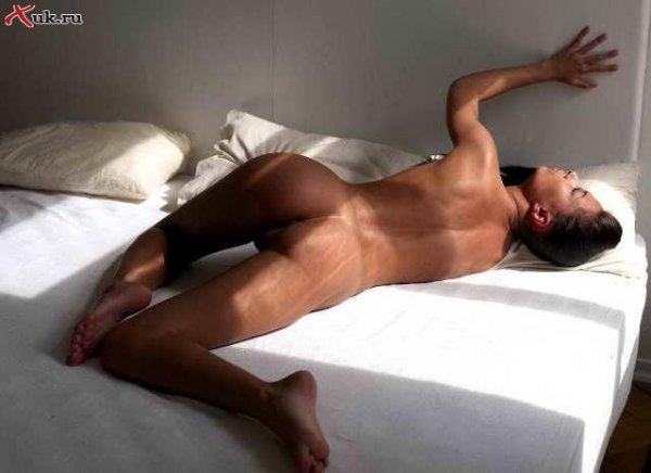 Красотка в лучах света