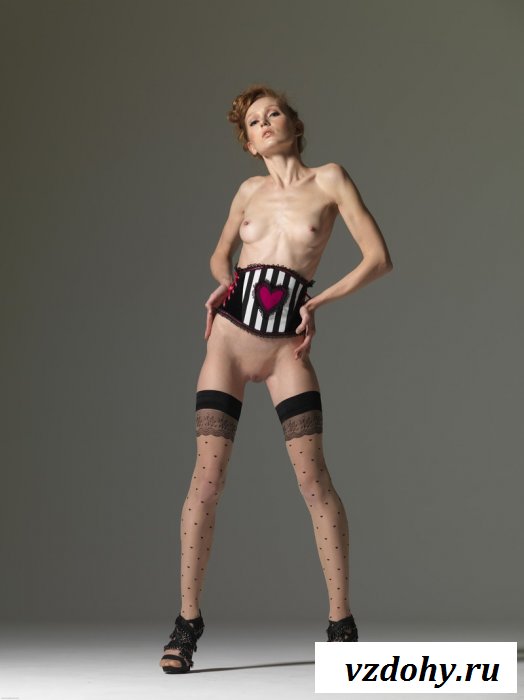 худая профессиональная модель.