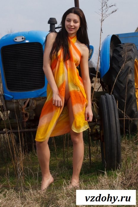 Трактористка отважилась позировать голой