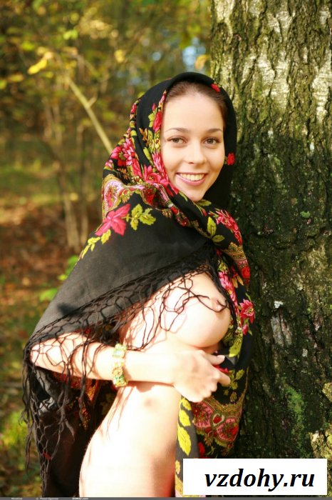  Неказистая обнаженная деревенская баба 