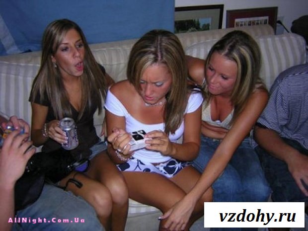 Тёлочки, которые пытаются соблазнить (20 фотографий)