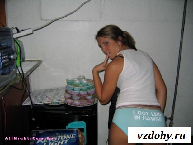 Тёлочки, которые пытаются соблазнить (20 фотографий)