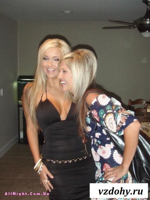 Любительские фотографии сексуальных подружек (10 фотографий)