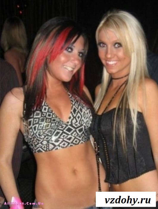 Тёлочки, которые пытаются соблазнить (20 фотографий)