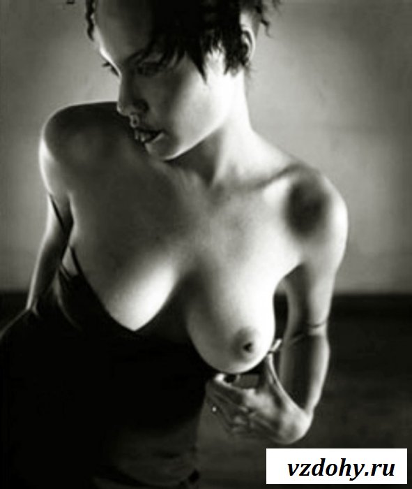 Большие голые сиськи красотки