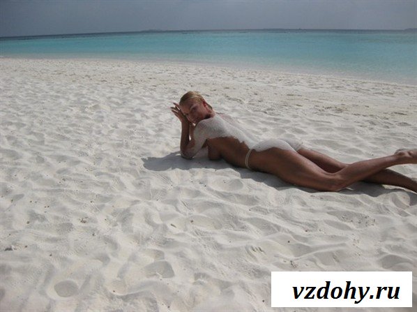 Отдых с голой Настей Волочковой Отдых с голой Настей Волочковой