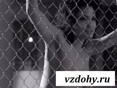 Красивые сиськи Анджелины Джоли