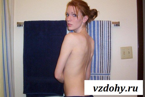 Светлая раздетая жена красивая телом