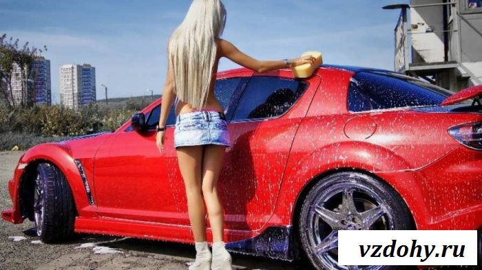 Длинноногие девочки из эротической рекламы авто