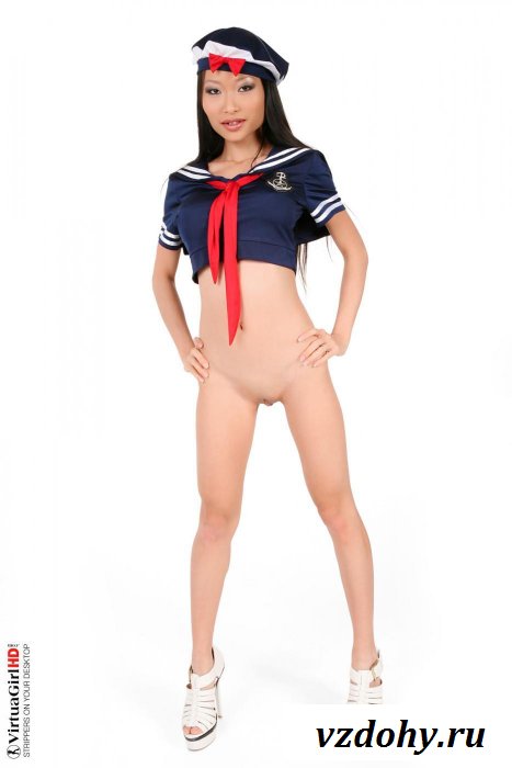 Голая сексапильная азиатка из морфлота