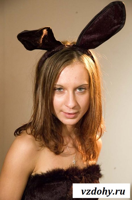 Умелица подразнить с обнаженной писькой