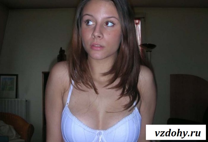 Шатенчока сделала эротичные частные фото