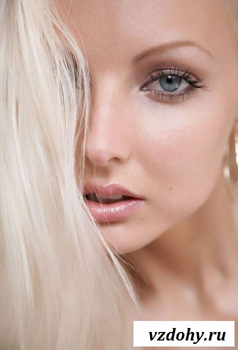 Классная эротика от молоденькой блондинки