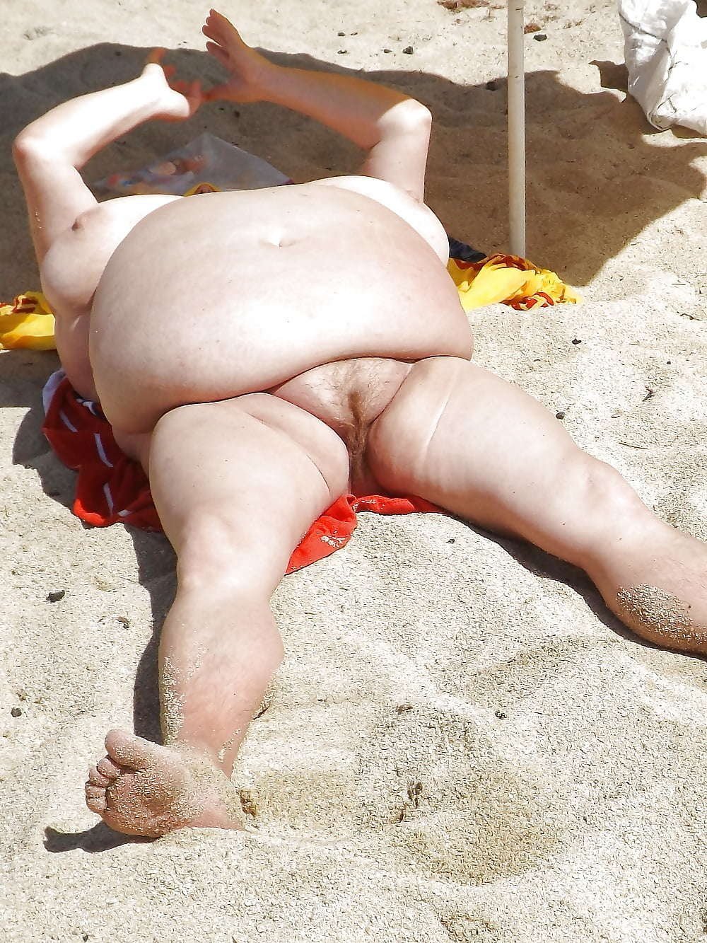 голая жирная баба пляж фото 115