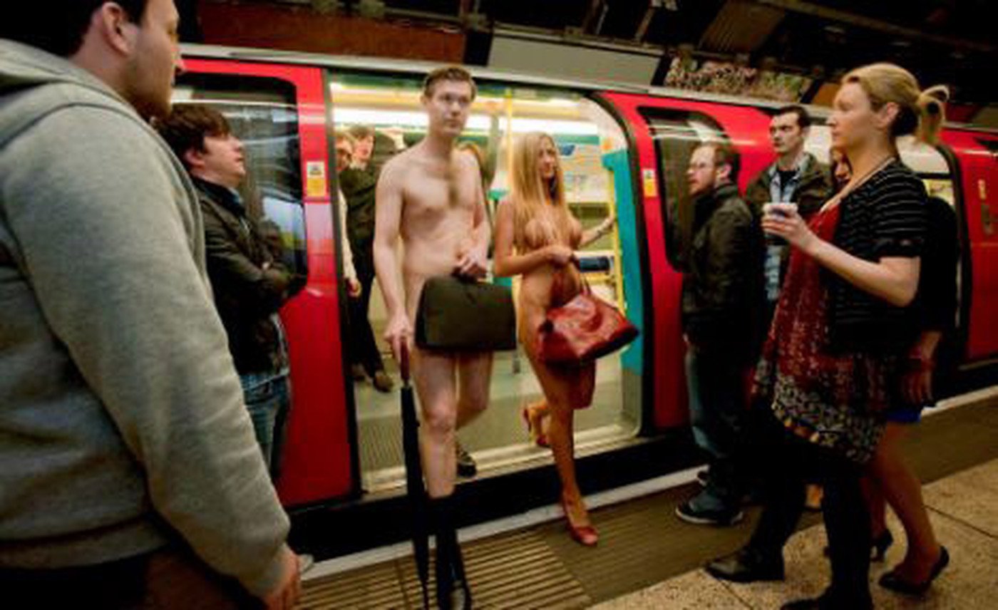 голые в метро смотреть фото 91