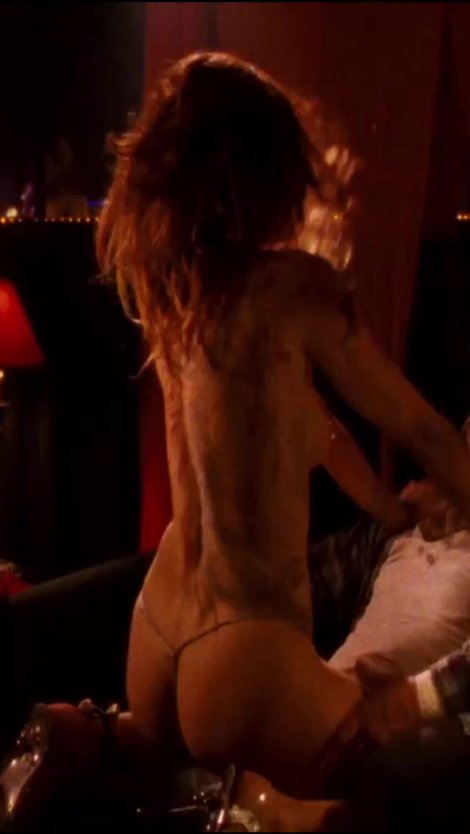 Мариса Томей топлесс