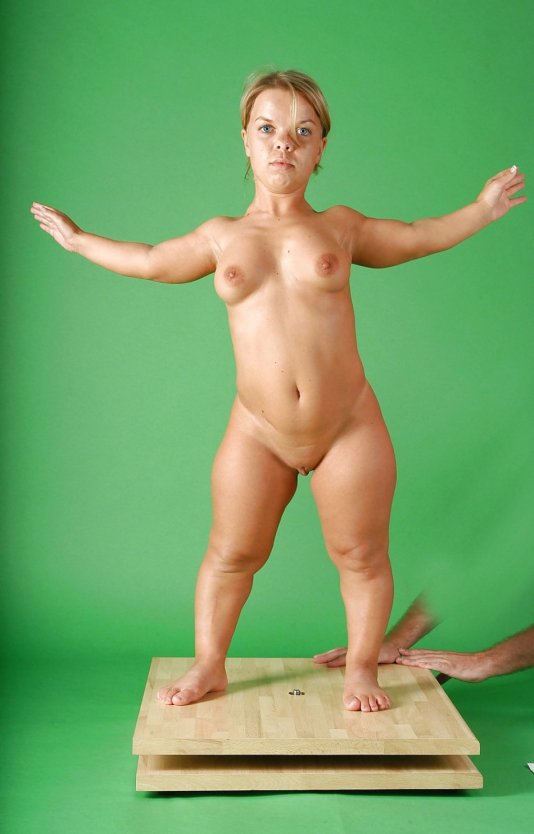 Красивые голые лилипутки