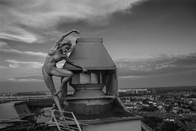 Поппи Джексон на крыше