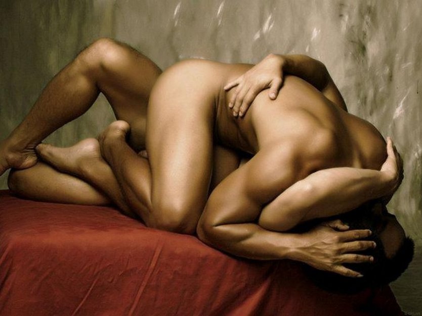 Эротическая фотосессия пары