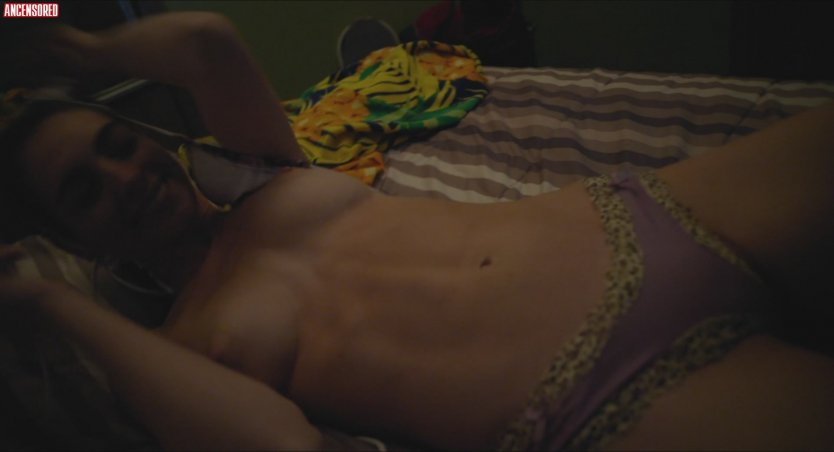 Мелисса Баррера эротические сцены