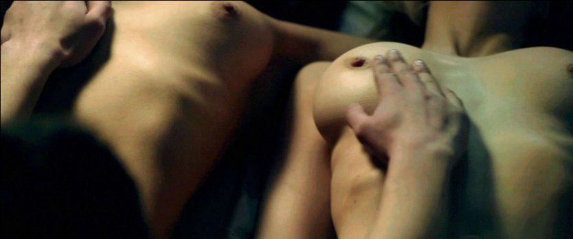 Анна де Армас 18