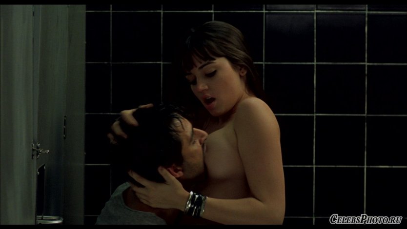 Анна де Армас постельные