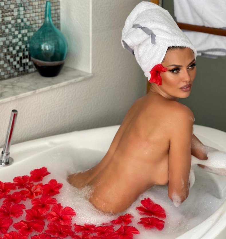 Эротические фото Виктории Бони