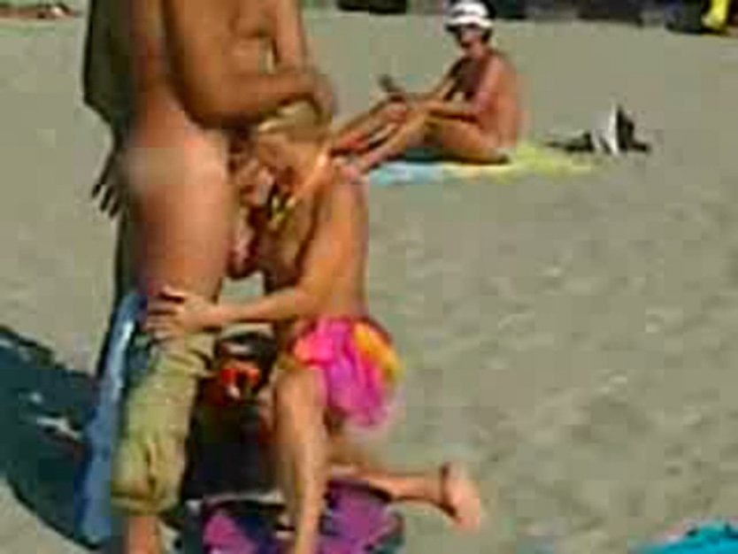 Студентки топлесс на казантипе