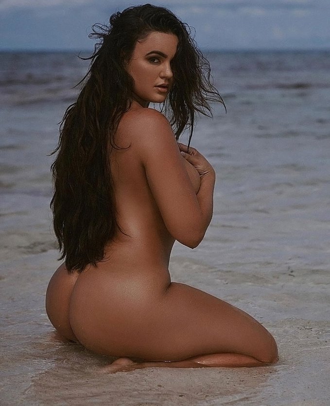 Модель Алексис Морган голая