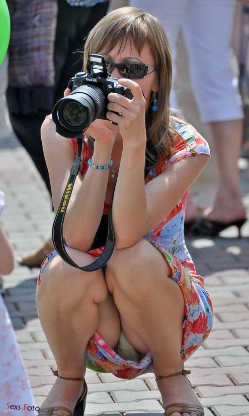 Подглядывание под юбку