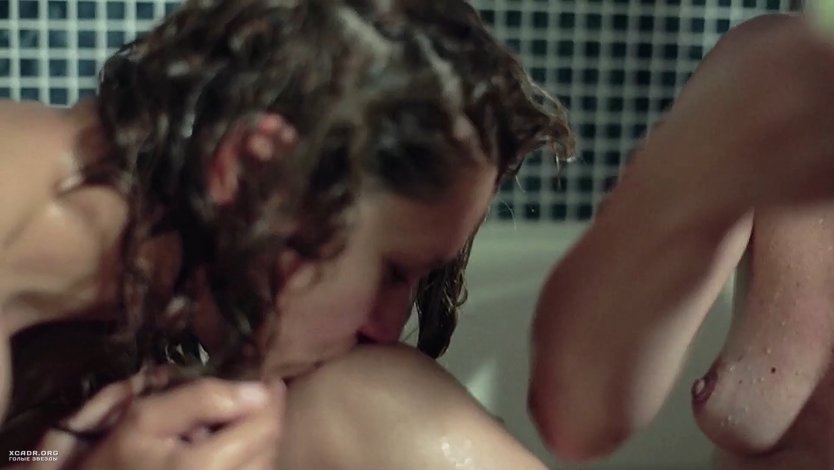 Виктория Толстоганова ню