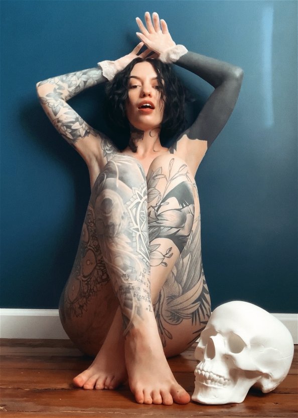 Виолетта греховa nude Tattoo