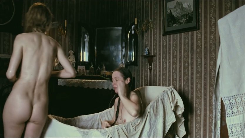 Ингеборга Дапкунайте ню