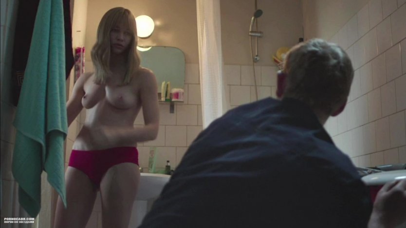 Светлана Устинова в трусиках