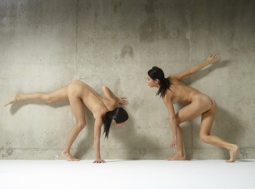 Голые молодые гимнастки