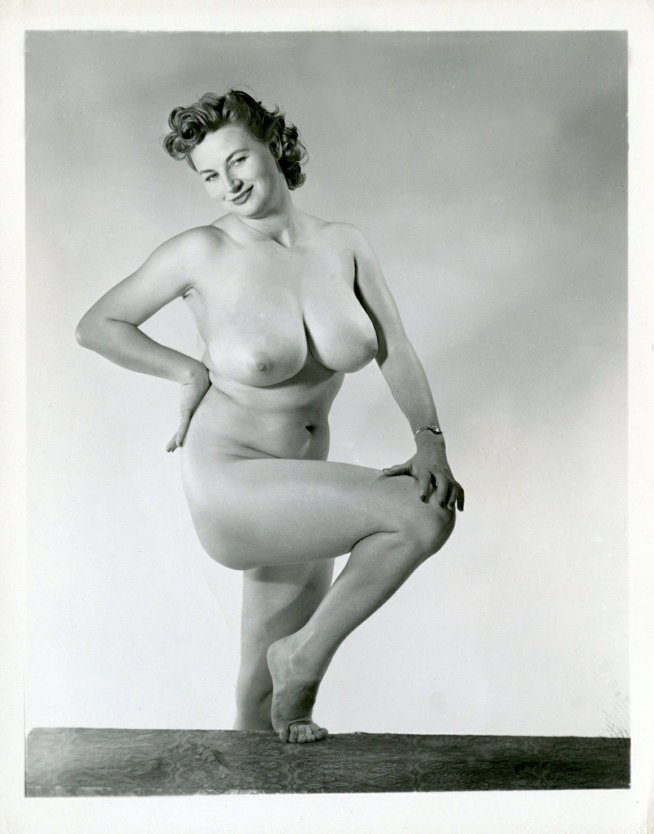 Полные голые женщины ретро