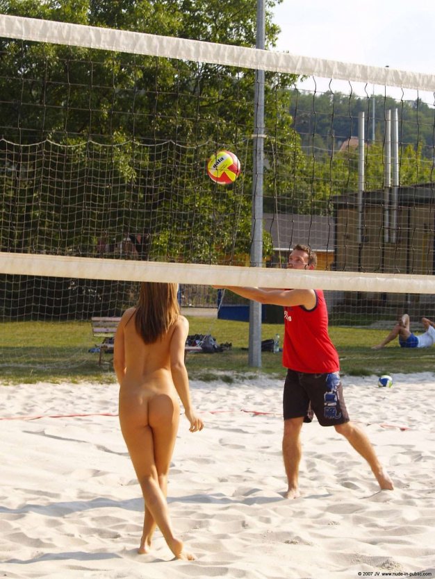 Женский волейбол голышом