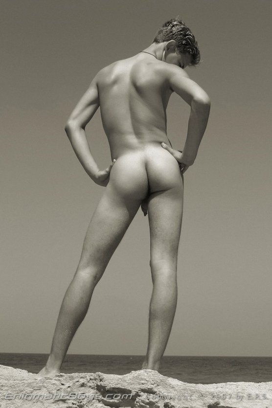 Шикарная мужская попка