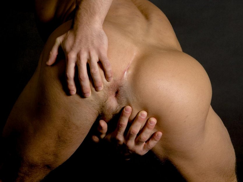 Голые мужские попки крупно