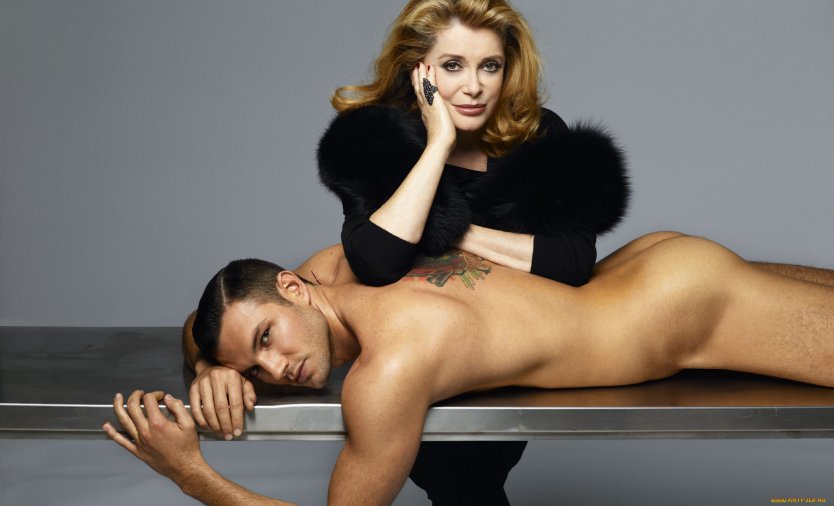 Кэтрин МАККОРМАК голая