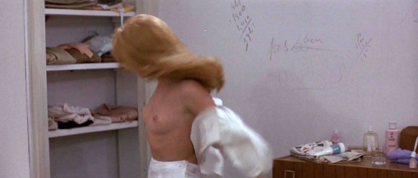 Голая Катрин Денев ноги