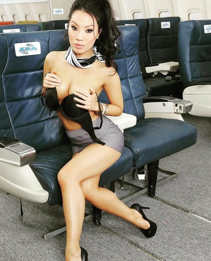 Аса Акира стюардесса бразерс