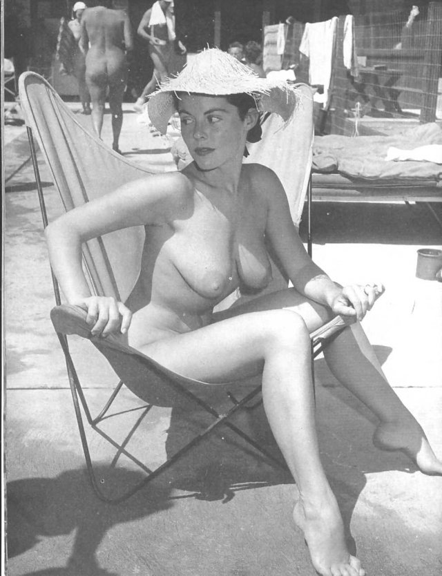 Ретро в юбке без трусиков