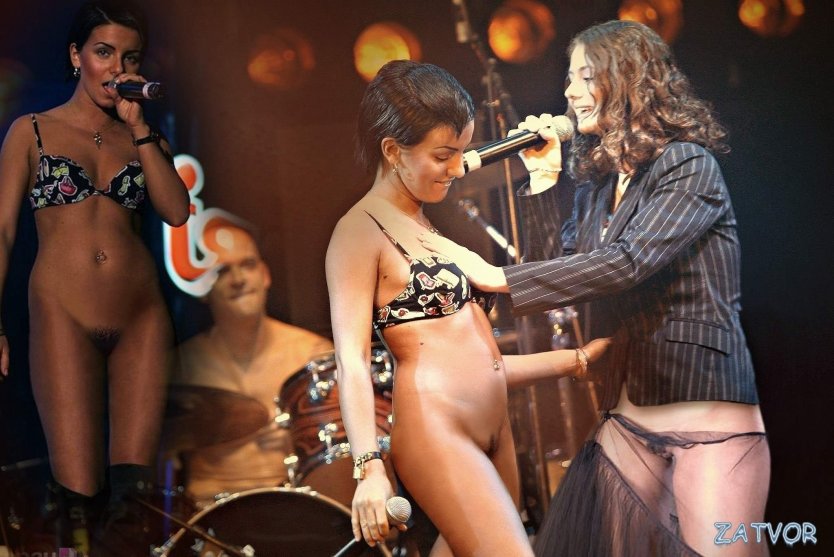 Голые знаменитости на сцене