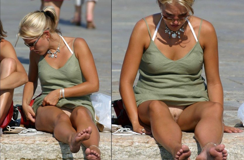 Подглядывание под юбку без трусов