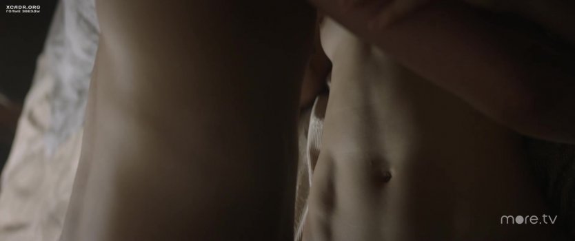 Сигурни Уивер грудь